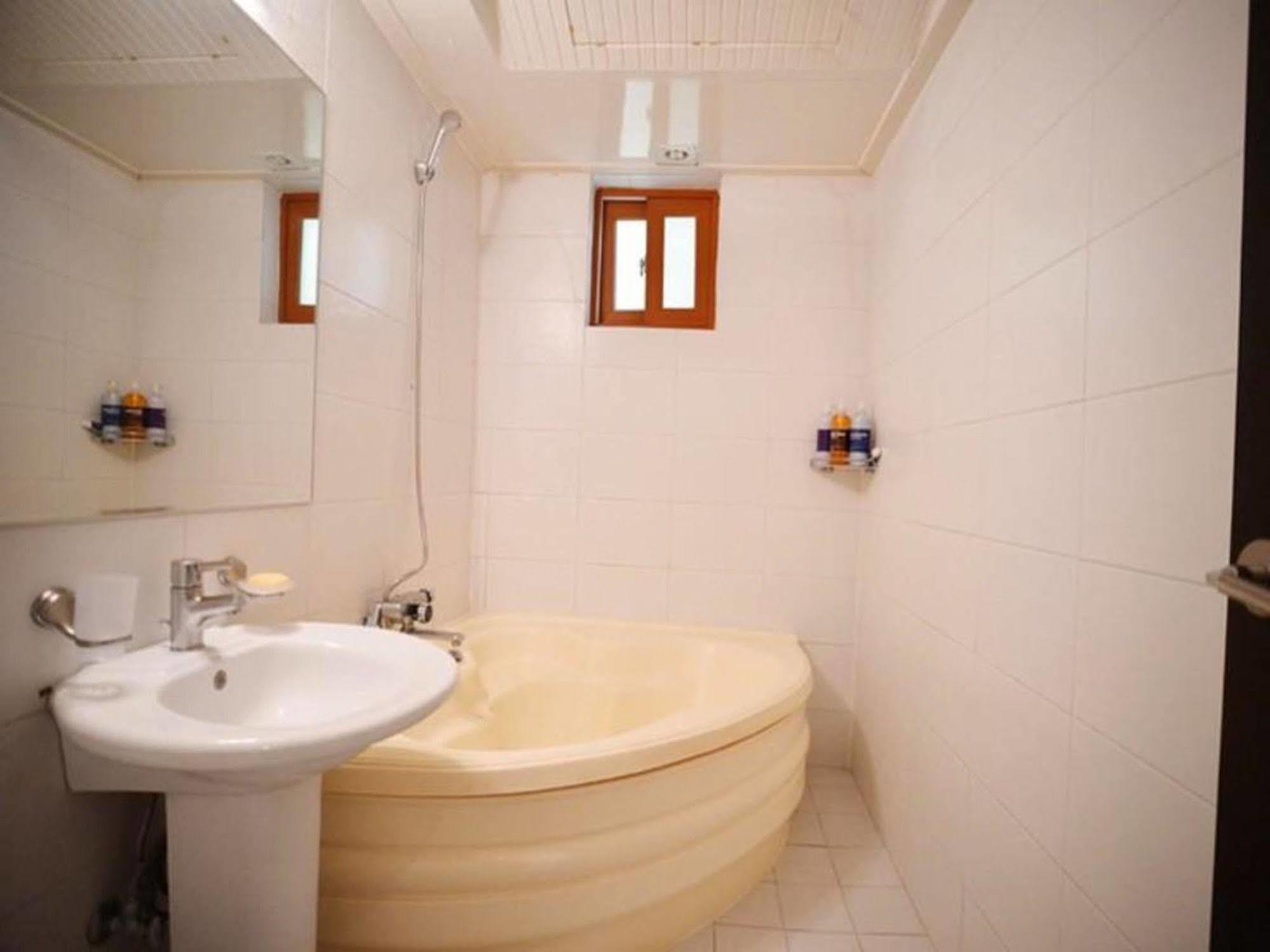 Am Ort Hotel Йосу Экстерьер фото